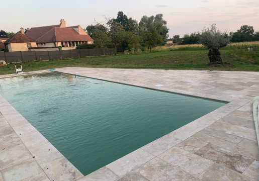 gite avec piscine à Saint-Eloy-de-Gy près de Bourges dans le Cher 18